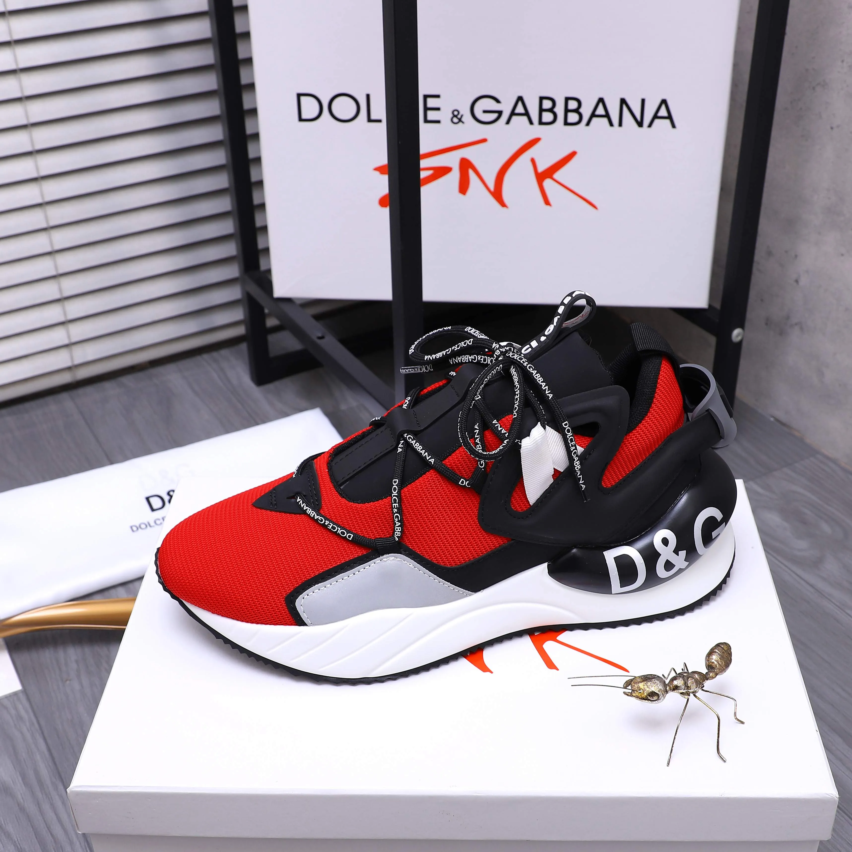 Men's shoes 💰540 Product trademark: DG (Dolce & Gabbana) couple's casual shoes Regular size: 36-46 Product materials: Selected fly woven breathable upper, mesh lining, cowhide insole, original outsole